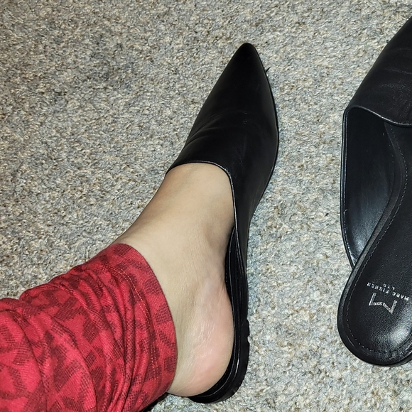 Marc fisher leather mules - Picture 3 of 4